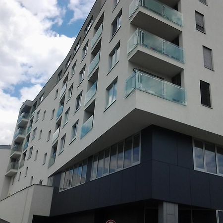 Apartman Halex Centrum City Aupark ピエシュチャニ エクステリア 写真