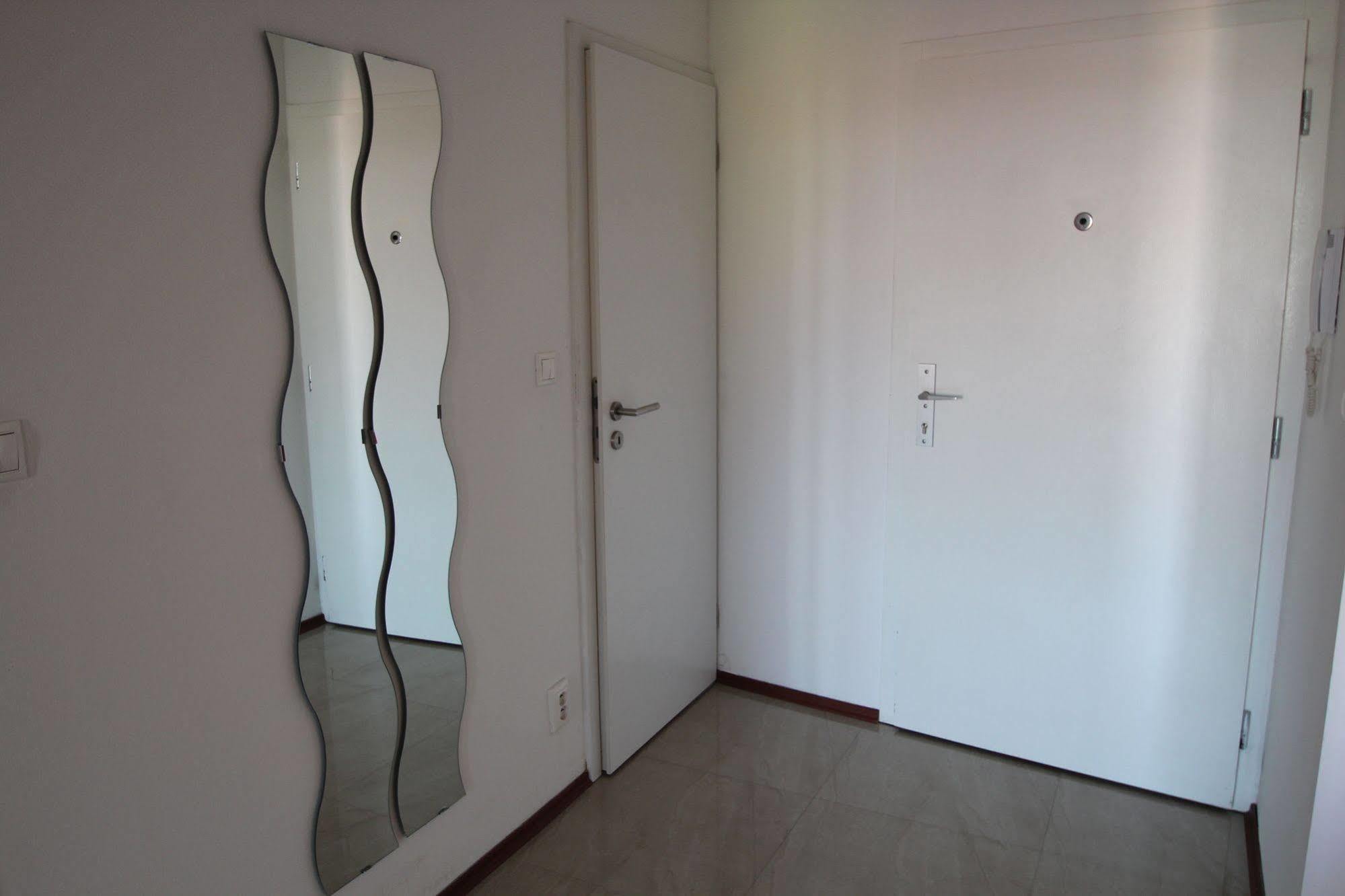 Apartman Halex Centrum City Aupark ピエシュチャニ エクステリア 写真